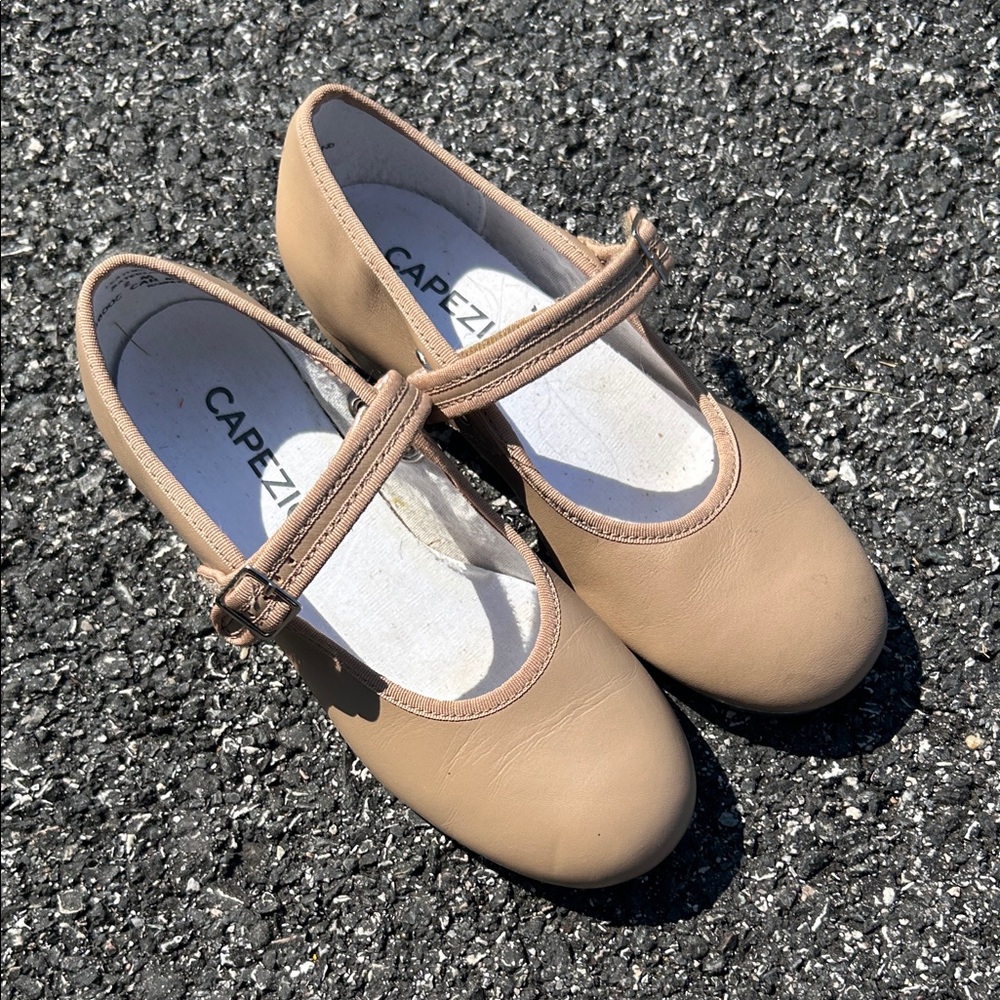 Capezio tap shoes like new
